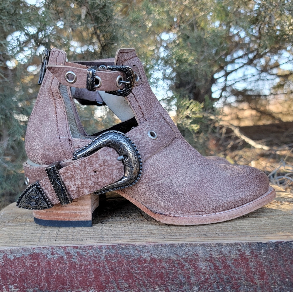 Freebird Carsen Ankle Buckle Booties Size 6